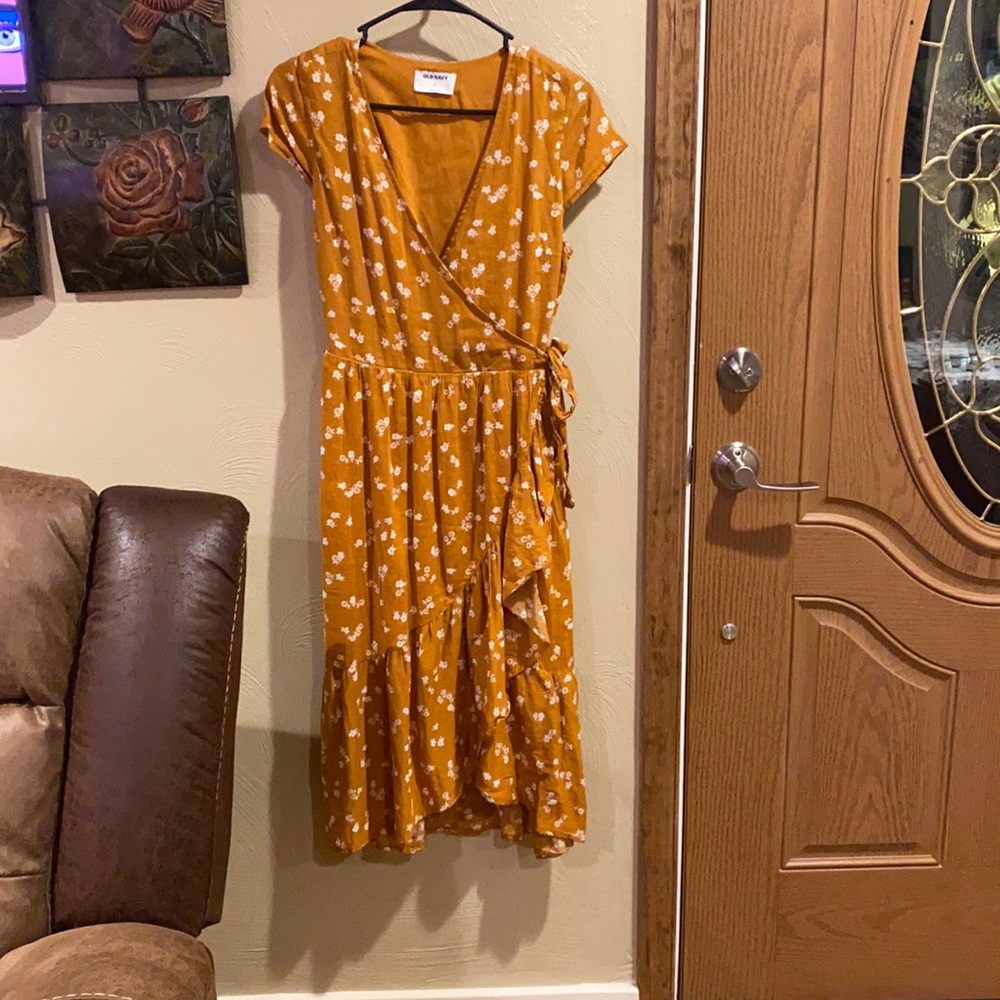 Old navy dress XS but will fit a small